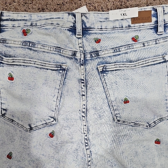 Judy Blue Light Blue Jean Shorts with Strawberry Embroidery - Picture 5 of 10